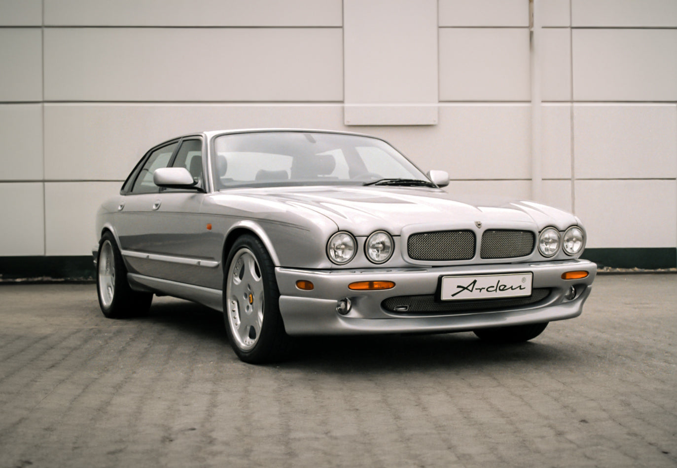 Jaguar XJ – Arden Online Shop