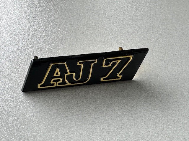 AJ 7 Typenschild