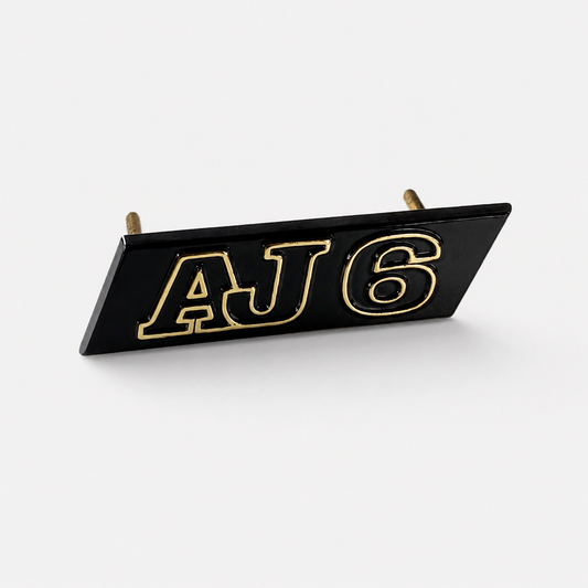 AJ 6 Typenschild