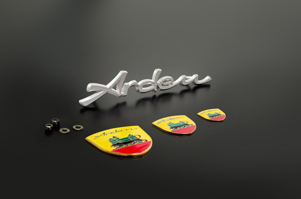 Set Arden Wappen und Arden Schriftzug (mit Bolzen) Arden Online Shop